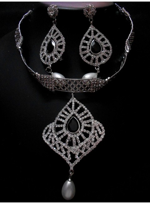 Choker Necklace Set